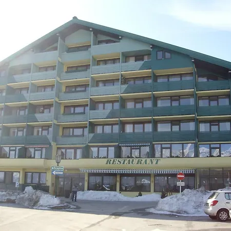 Alpine Club Apartmanhotel 4*